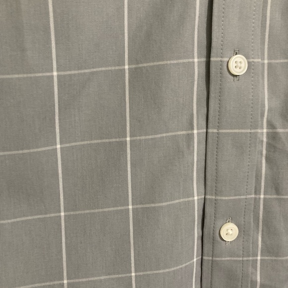 Simple pattern men’s button up shirt - Picture 2 of 5